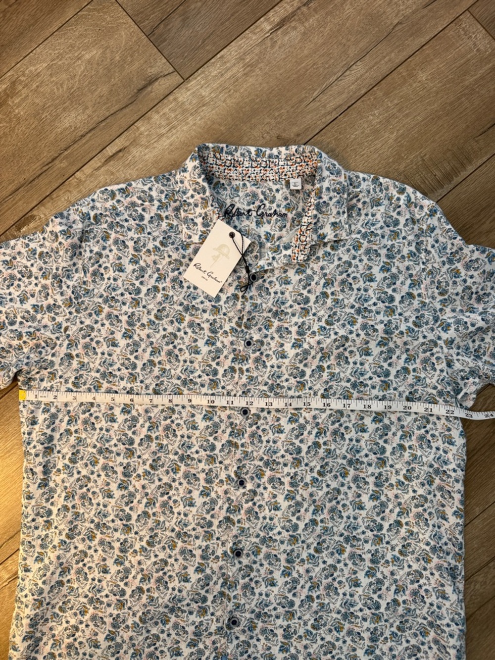 Robert Graham Blue and White Floral Short-Sleeve Button-Down Shirt - Picture 3 of 4